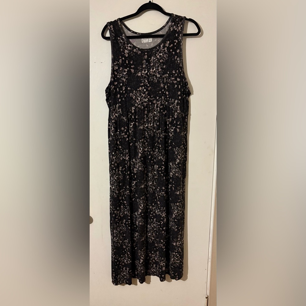 Chic Black Floral Maxi Dress